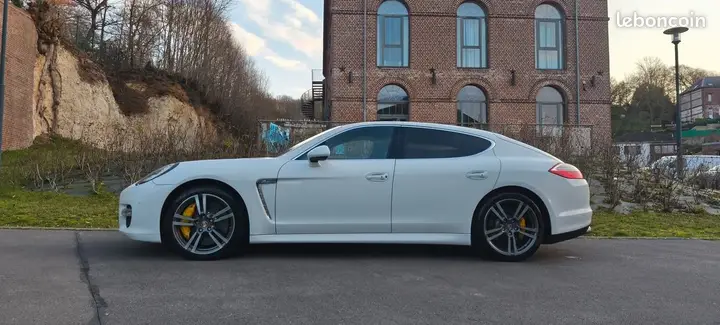 Porsche Panamera 2010 photo 3
