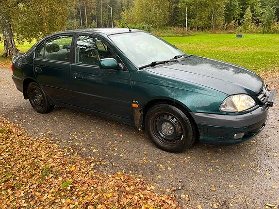 Toyota Avensis 2001 photo 2