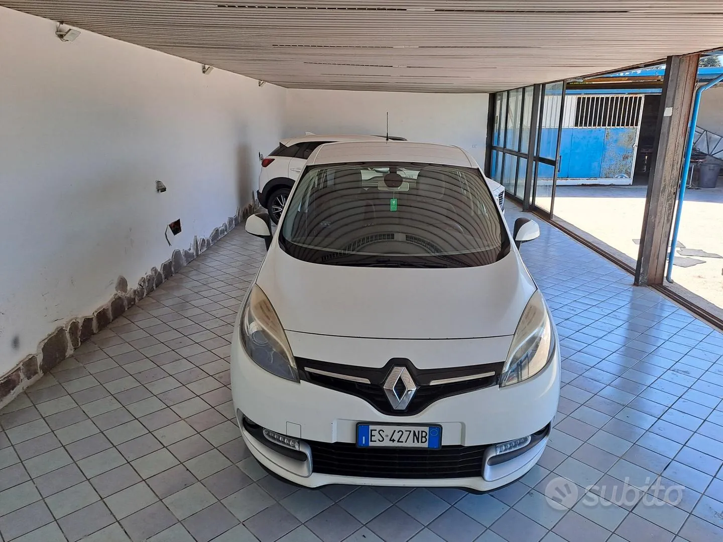 Renault Scenic 2013 photo 4