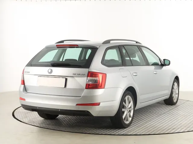 Skoda Octavia Combi 2014 photo 4