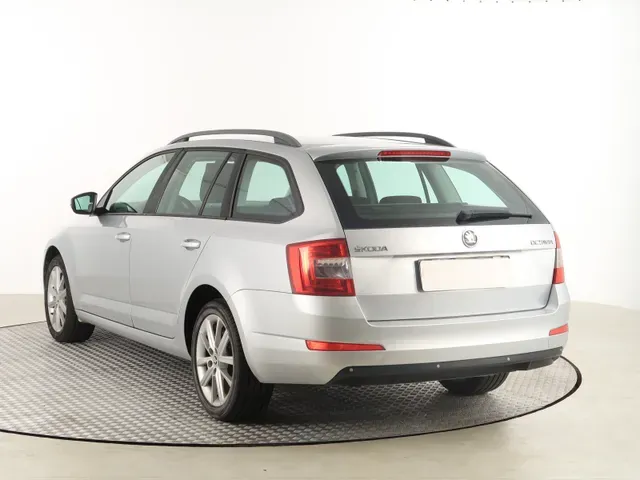 Skoda Octavia Combi 2014 photo 3