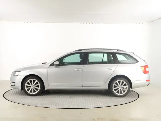 Skoda Octavia Combi 2014 photo 2