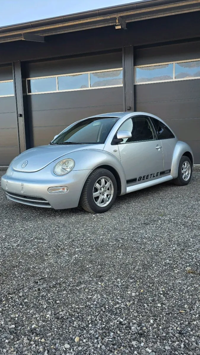 Volkswagen Beetle 2000 photo 2