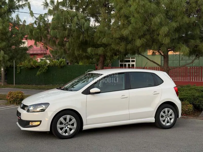 Volkswagen Polo 2011 photo 2
