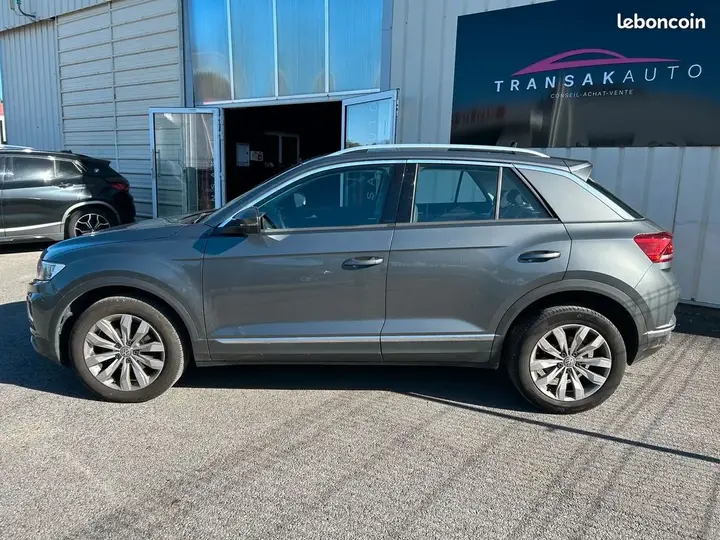 Volkswagen T-Roc 2020 photo 2