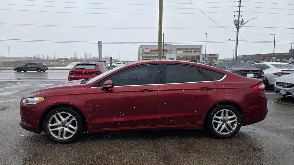 Ford Fusion 2013 photo 2