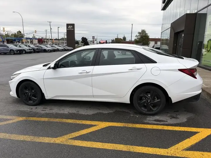 Hyundai Elantra 2023 photo 4