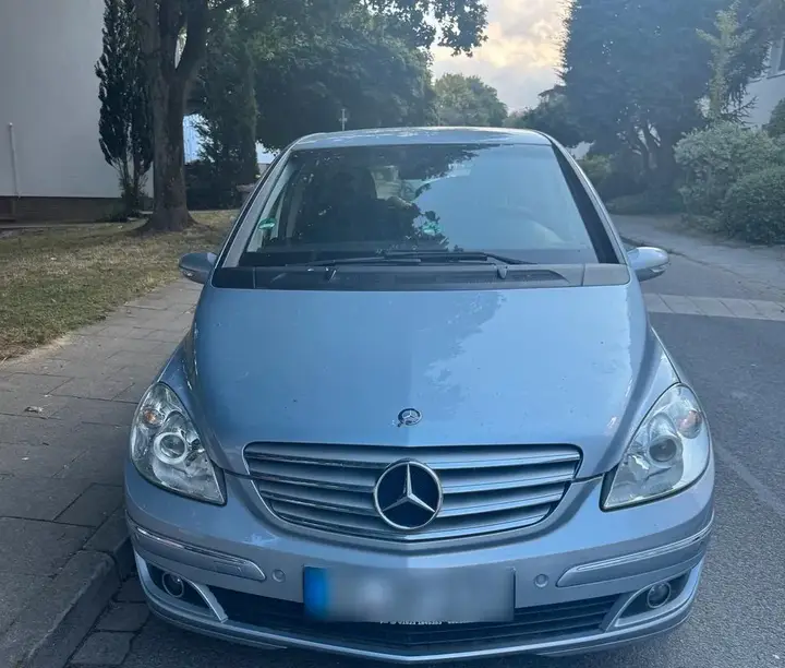Mercedes-Benz B 200