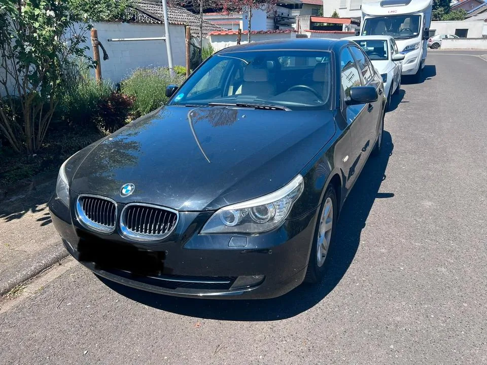 BMW 520I