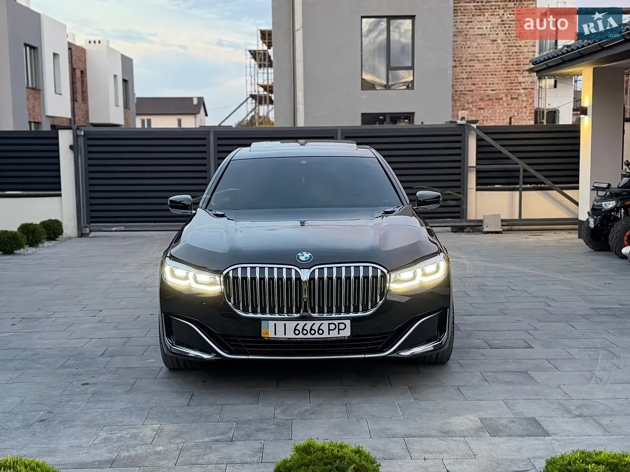 BMW 7 Series 2019 photo 3