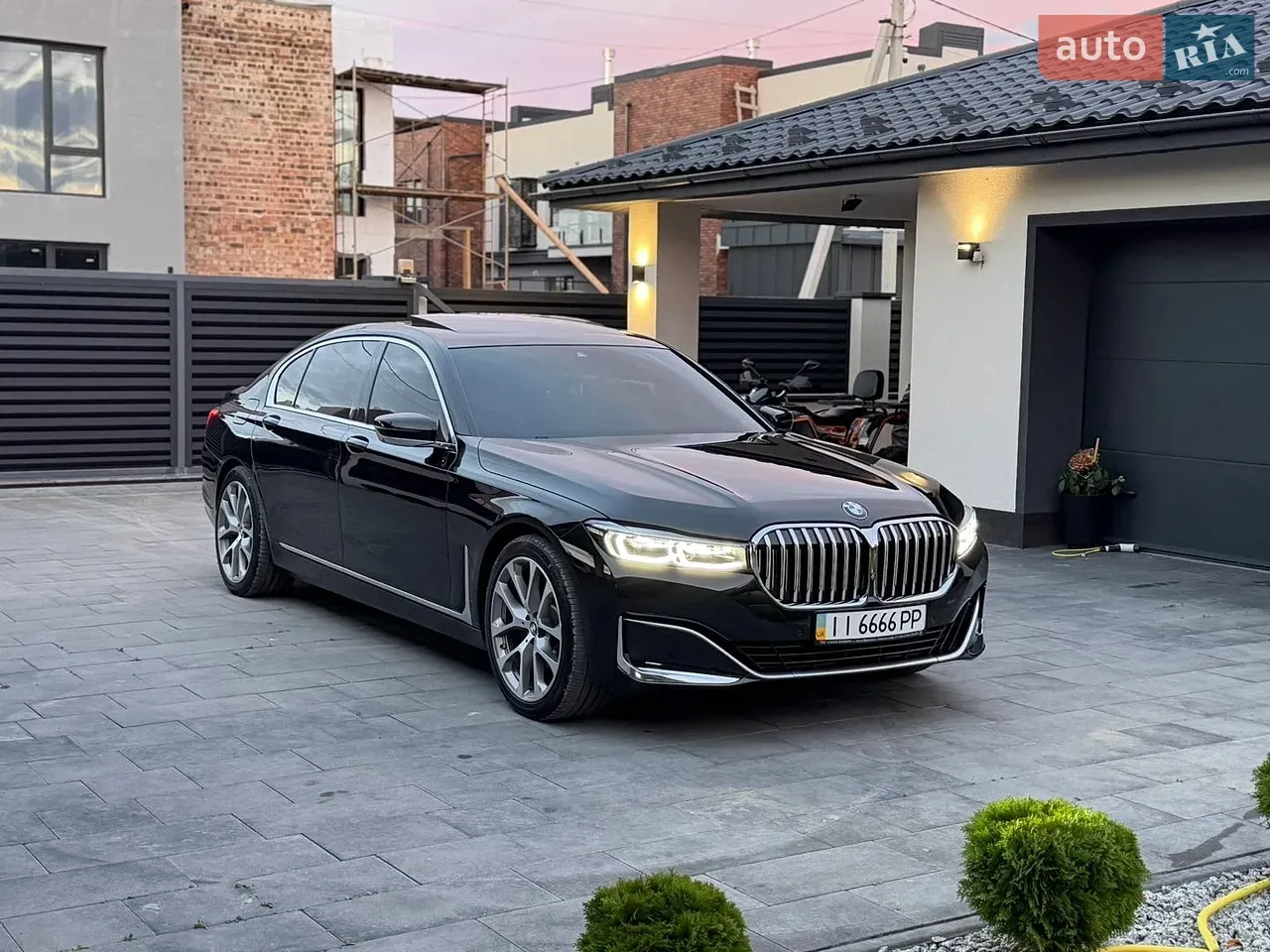 BMW 7 Series 2019 photo 4