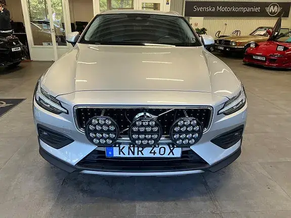 Volvo V60 Cross Country 2019 photo 2