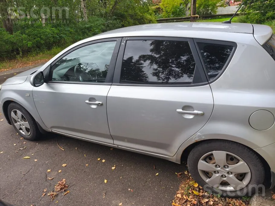 Kia Ceed 2010 photo 5