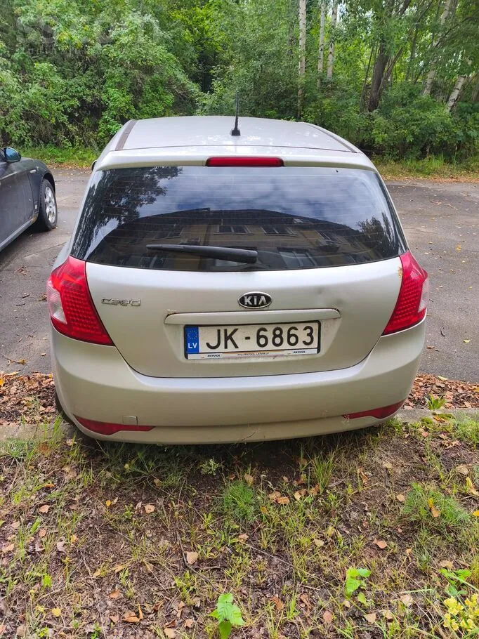 Kia Ceed 2010 photo 2