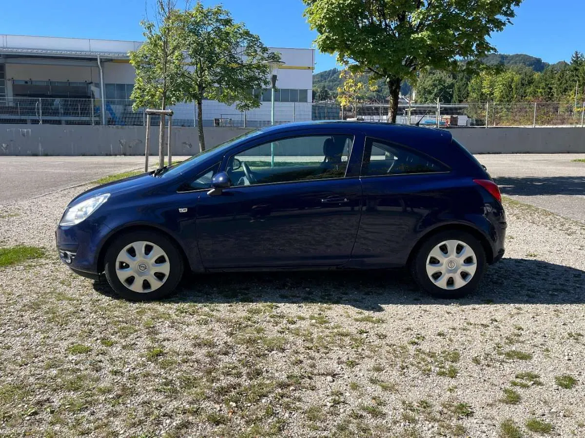 Opel Corsa 2010 photo 2