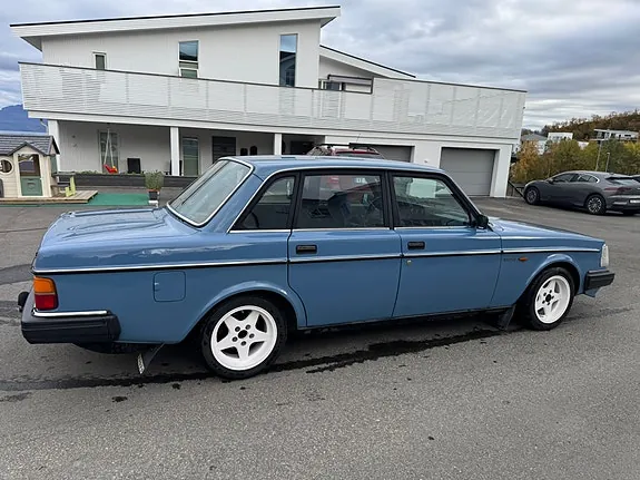 Volvo 240