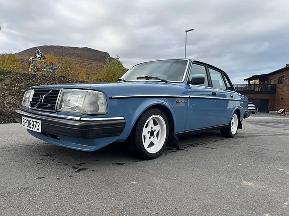 Volvo 240 1981 photo 5