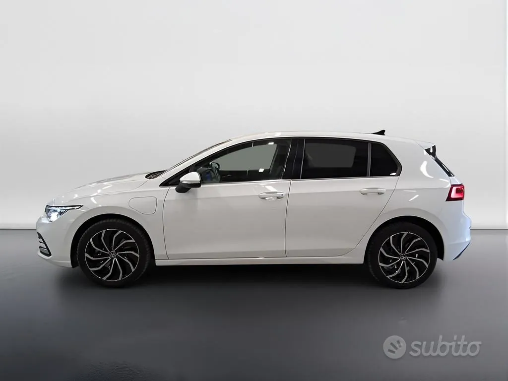 Volkswagen Golf 2024 photo 5