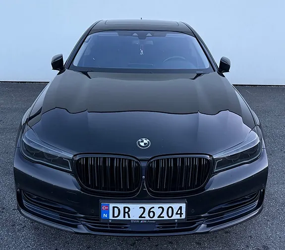 BMW 740E 2017 photo 4