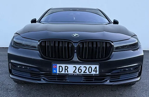 BMW 740E 2017 photo 2