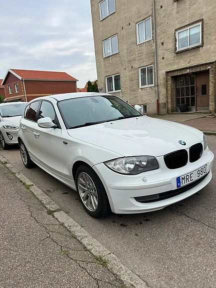 BMW 116D 2011 photo 2