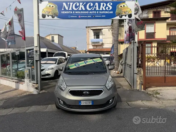 Kia Venga 2011 photo 2