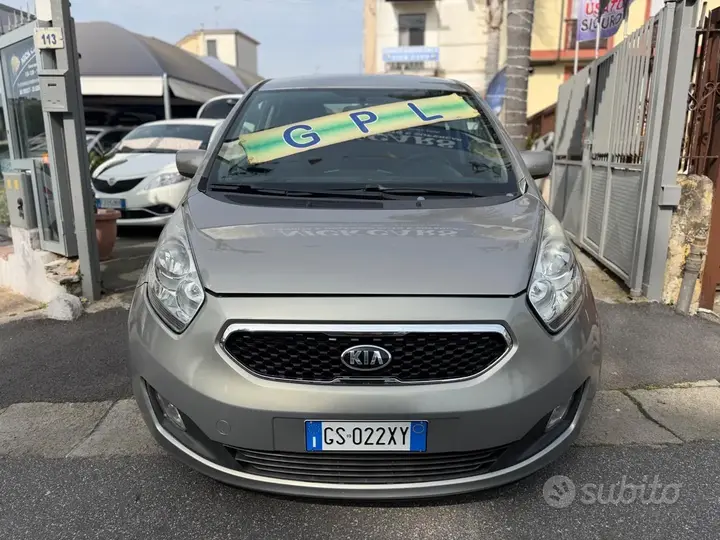 Kia Venga 2011 photo 3