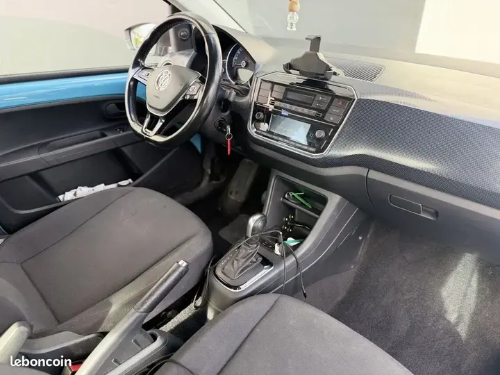 Volkswagen Up 2021 photo 2