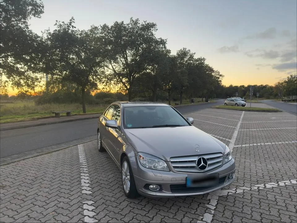 Mercedes-Benz C220