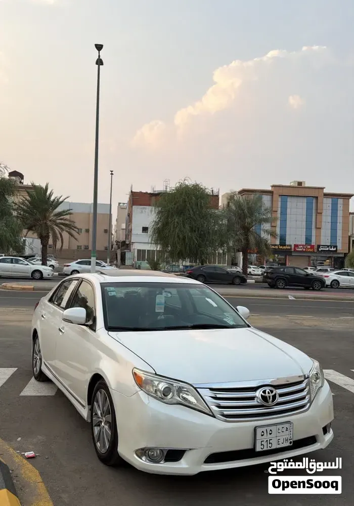 Toyota Avalon 2011 photo 2