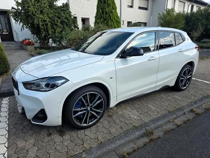 BMW X2