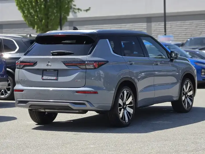 Mitsubishi Outlander 2026 photo 5