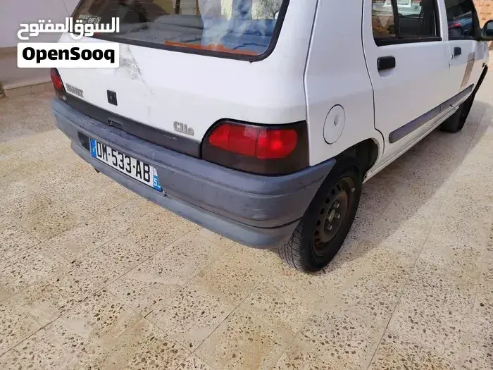 Renault Clio 1996 photo 2