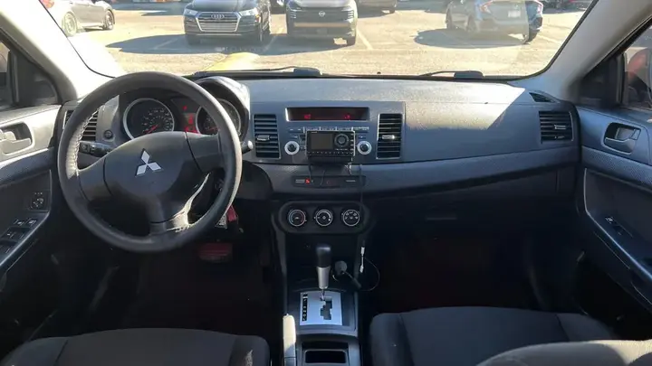 Mitsubishi Lancer 2010 photo 4