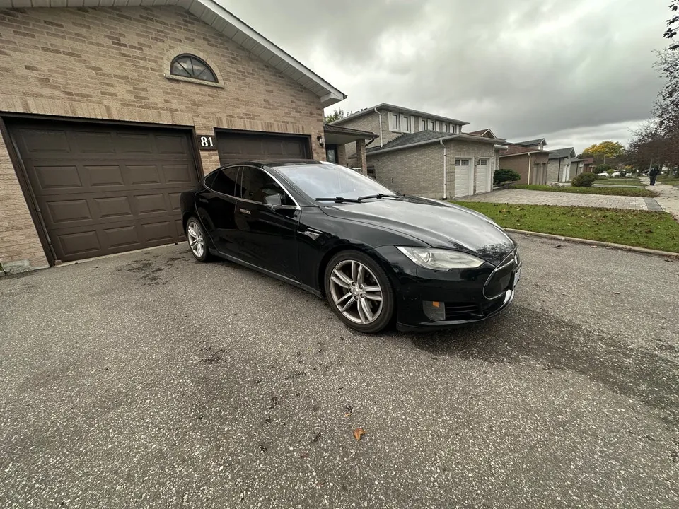 Tesla Model S 2015 photo 5