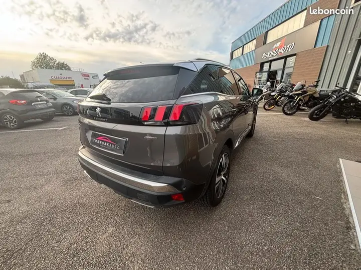 Peugeot 3008 2020 photo 2