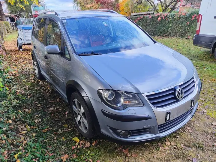 Volkswagen Touran Cross 2008 photo 2