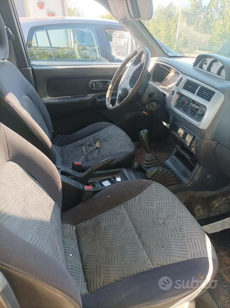 Mitsubishi L200 2001 photo 4