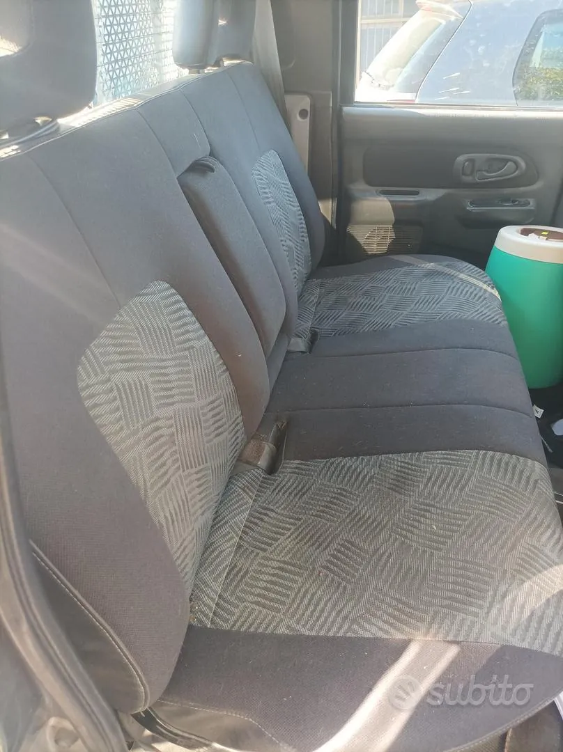 Mitsubishi L200 2001 photo 5