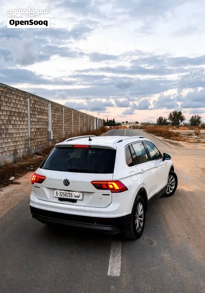 Volkswagen Tiguan 2018 photo 2
