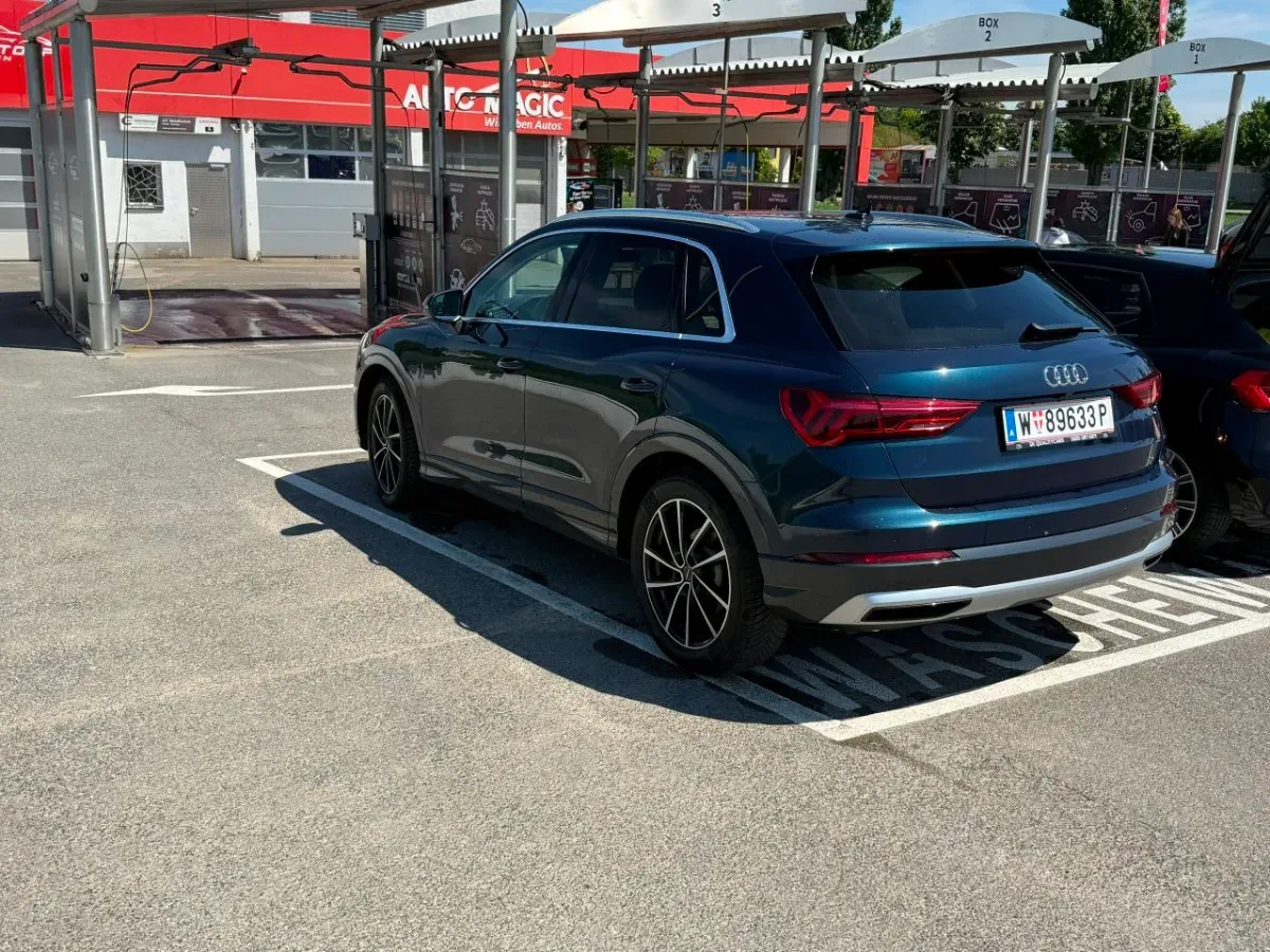 Audi Q3 2019 photo 2
