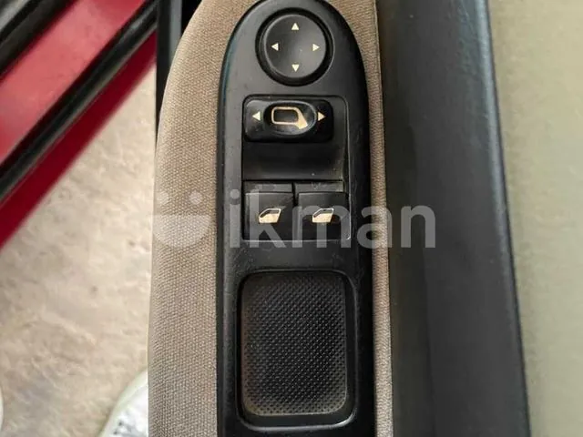 Peugeot 307 2004 photo 2