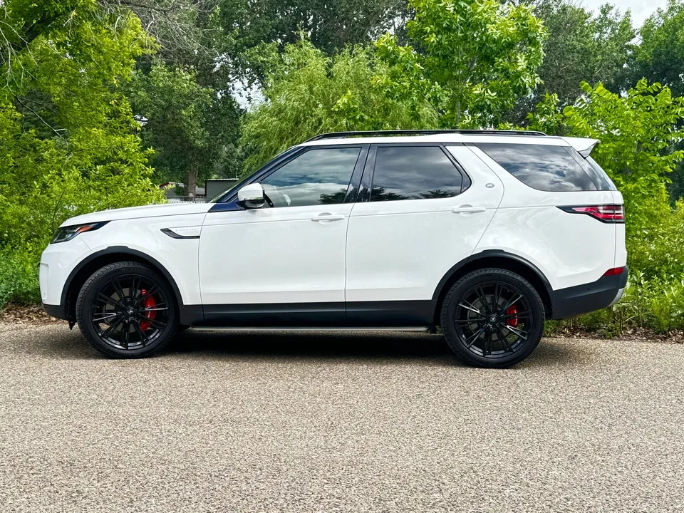 Land Rover Discovery 2019 photo 2