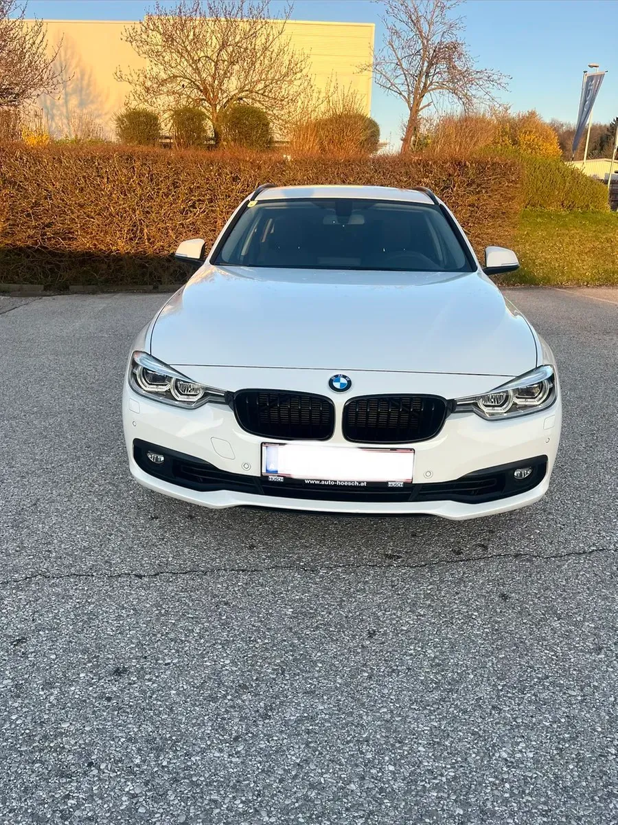 BMW 3 Series 2018 photo 2