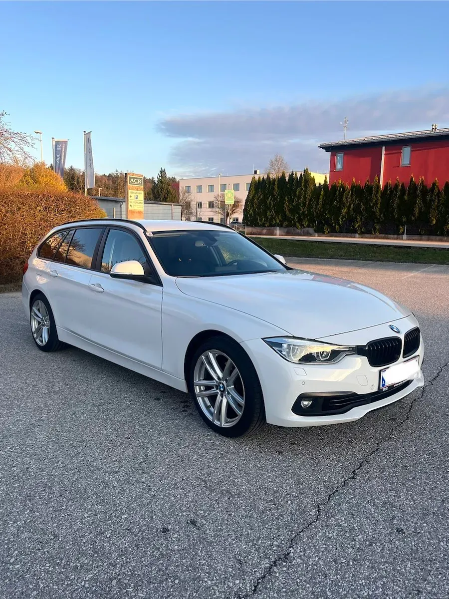 BMW 3 Series 2018 photo 3