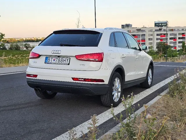 Audi Q3 2018 photo 2