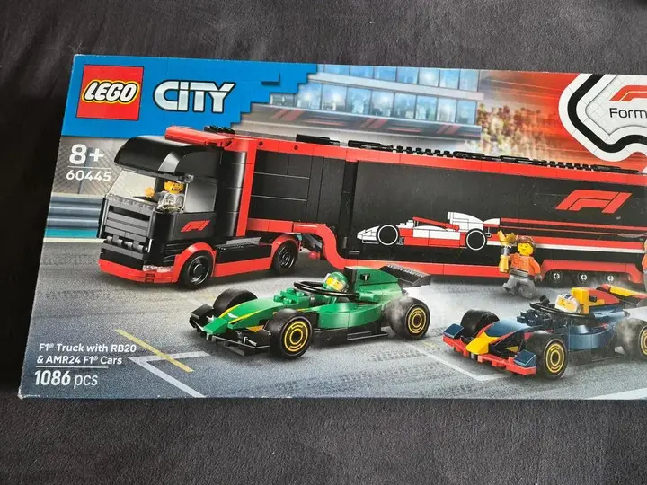 Lego City 60445 F1 Truck