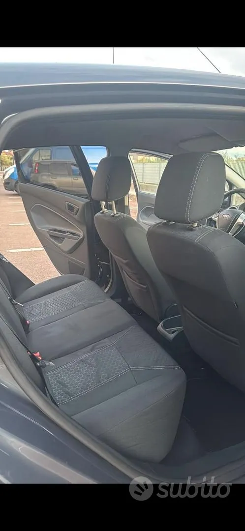 Ford Fiesta 2011 photo 5