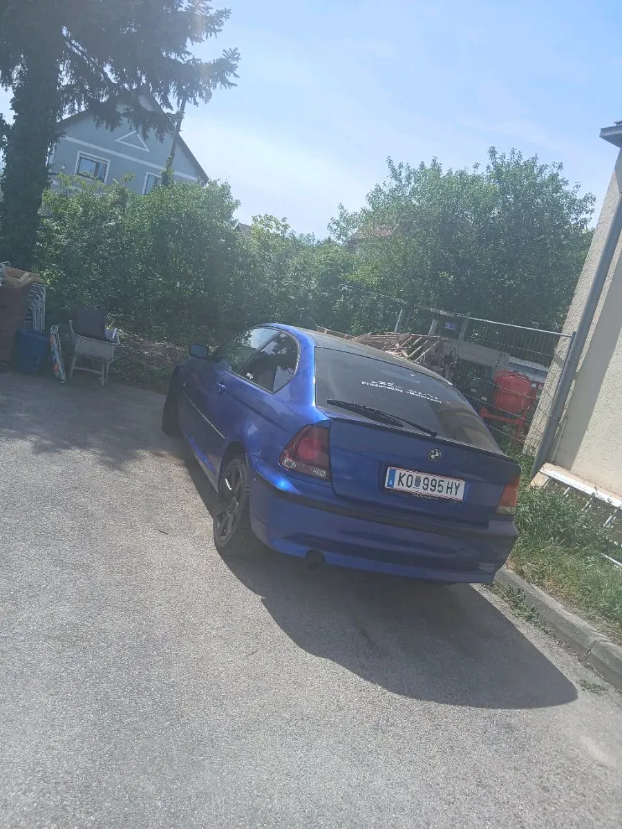 BMW 3 Series 2004 photo 2