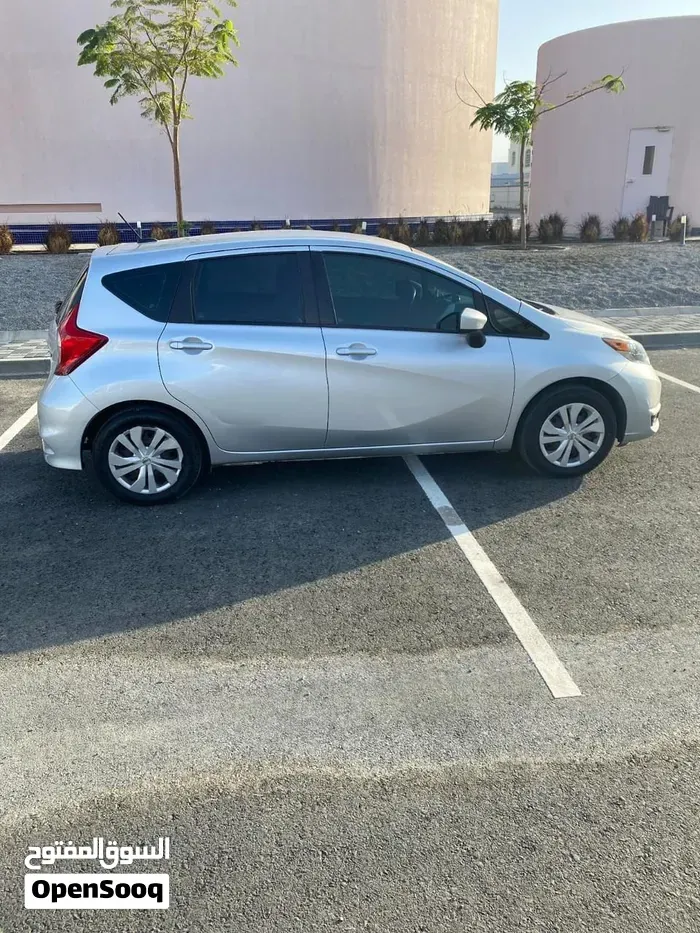 Nissan Versa 2017 photo 2